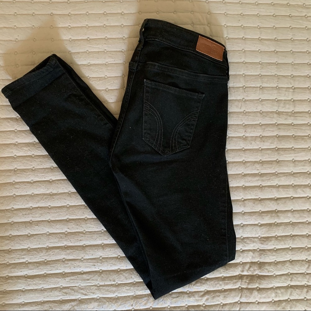 Black Hollister Low-Rise Super Skinny Jeans
